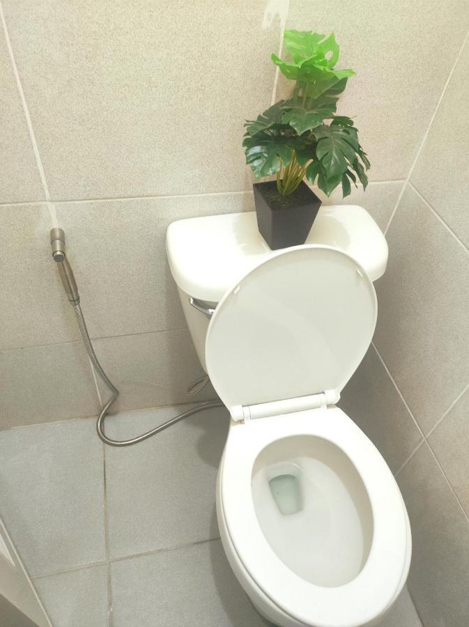Airport Villamor Transient Rooms Manila Exterior foto